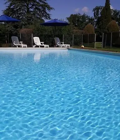 Classe Quatre Etoiles Dans Les Dependances Du Chateau De Manau * Beaumont-de-Lomagne