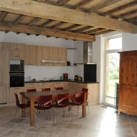 Classe Quatre Etoiles Dans Les Dependances Du Chateau De Manau Beaumont-de-Lomagne